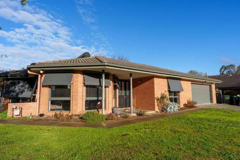 Relaxing 3bd In Tranquil Setting - Accommodation Port Macquarie 0