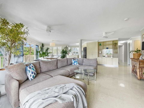 Relaxing Ocean View Apartment In Buddina - Accommodation Port Macquarie 0