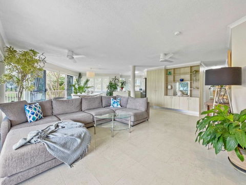 Relaxing Ocean View Apartment In Buddina - Accommodation Port Macquarie 1