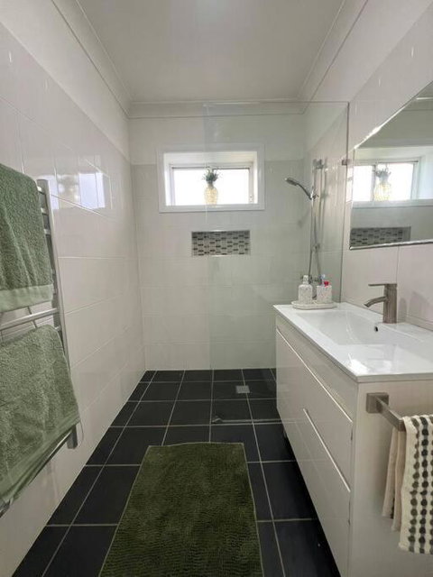 Renovated 3 Bedroom House - Accommodation Port Macquarie 2