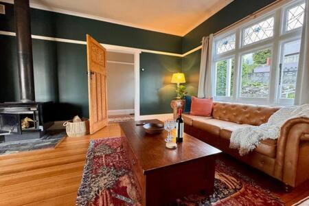 Renovated Cottage Near Cataract Gorge Launceston - Accommodation Port Macquarie 0