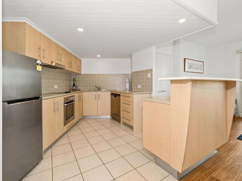 RESORT ON THE BEACH 2214/2215 - Accommodation Port Macquarie 3