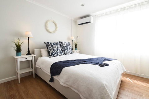 Resort-style Coastal Living With Balcony & Pool - Accommodation Port Macquarie 1