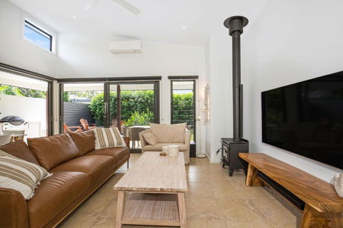 Rest Pet Friendly With Outdoor Bath 3 Mins Walk To Beach - Accommodation Port Macquarie 1