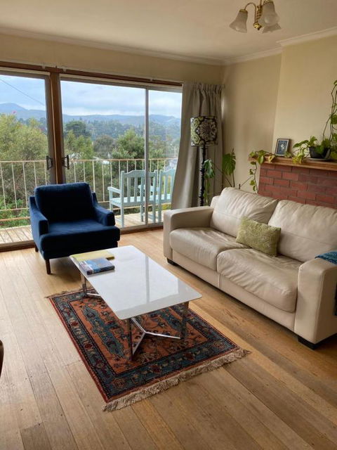 Retro Apartment Cornelian Bay - Water Views - Accommodation Port Macquarie 0