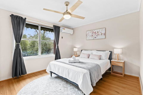 Retro Retreat - Mornington - Accommodation Port Macquarie 0