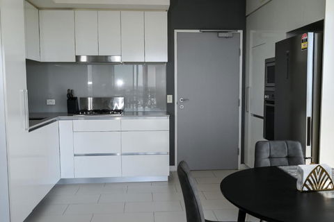 River View Apartment In Brisbane With Parking - Accommodation Port Macquarie 3