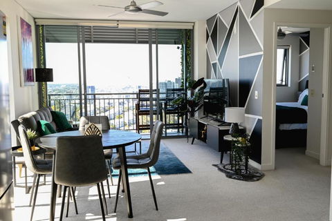 River View Apartment In Brisbane With Parking - Accommodation Port Macquarie 1