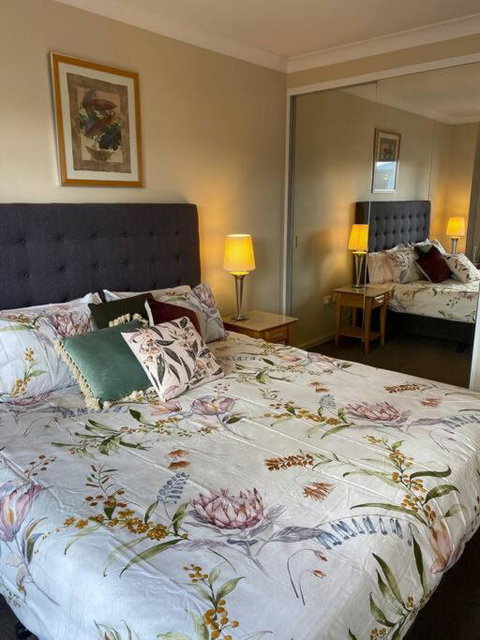 RIVERSIDE CITY VIEW PARKING NETFLIX WIFI WINE FREE - Accommodation Port Macquarie 1