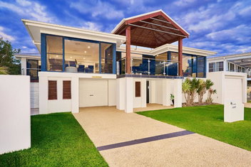 Riverside Luxury with Accommodation Port Macquarie