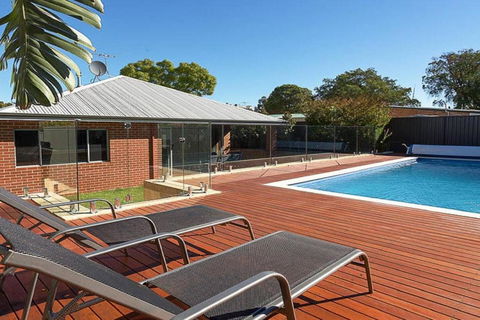 Rivervale Retreat - Spacious Family Living - Accommodation Port Macquarie 0