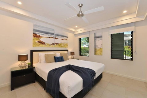 Resort-style Swim Out - A True Tropical Oasis - Accommodation Port Macquarie 2