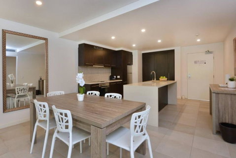 Resort-style Swim Out - A True Tropical Oasis - Accommodation Port Macquarie 3
