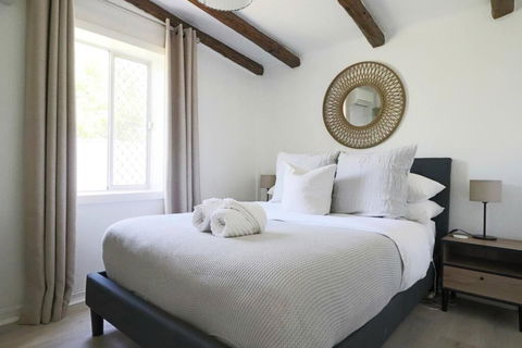 Rustic Chic 200 Metres From CBD - Accommodation Port Macquarie 3