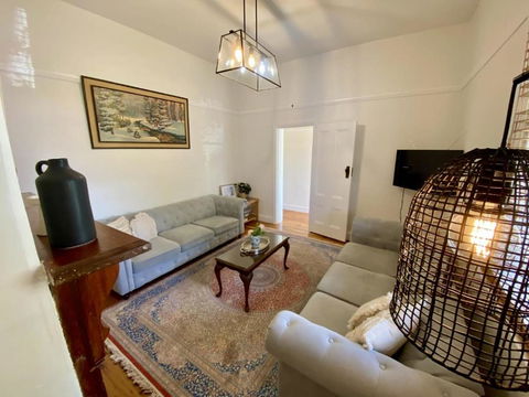 Roseland Cottage - CBD Heritage - Accommodation Port Macquarie 2