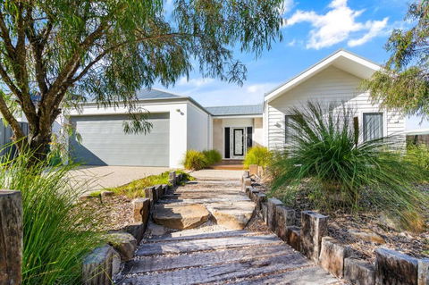 Ryze N Shine I Private Properties - Accommodation Port Macquarie 0