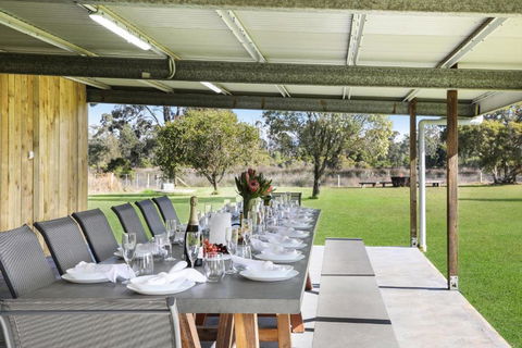 Roads End With Games Barn Ponies Alfresco Dining - Accommodation Port Macquarie 2