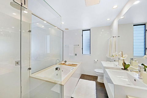 Rockpool No 4 Beachfront Unit - Accommodation Port Macquarie 3