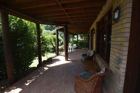 Rockwall Avoca Beach - Accommodation Port Macquarie 1