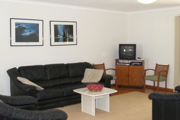 Rocky Beach Cottage 26 Pacific Drive with Accommodation Port Macquarie