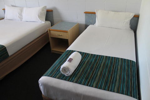 Rocky Glen Hotel Motel Gladstone - Accommodation Port Macquarie 3