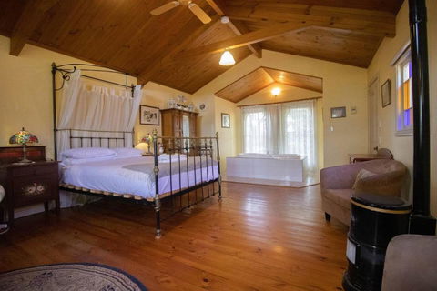 Rose Petal Cottage - Accommodation Port Macquarie 0