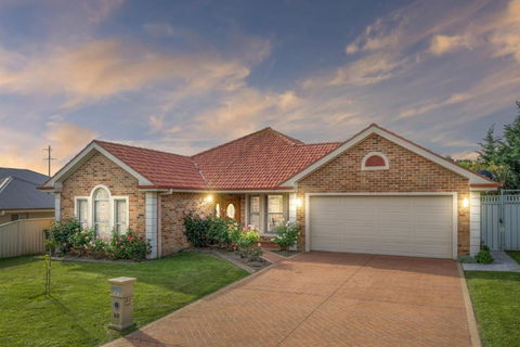 Roselawn Manor - 5 Bedroom Entertainer - Accommodation Port Macquarie 1