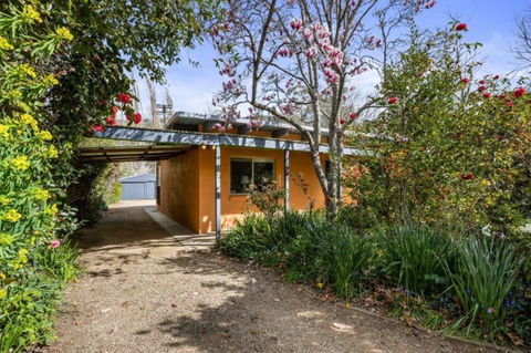 Roses On The River - An Absolute River Frontage Cottage - Accommodation Port Macquarie 1