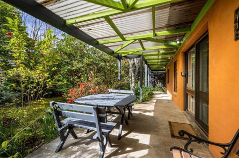 Roses On The River - An Absolute River Frontage Cottage - Accommodation Port Macquarie 2