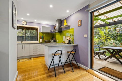 Roses On The River - An Absolute River Frontage Cottage - Accommodation Port Macquarie 3