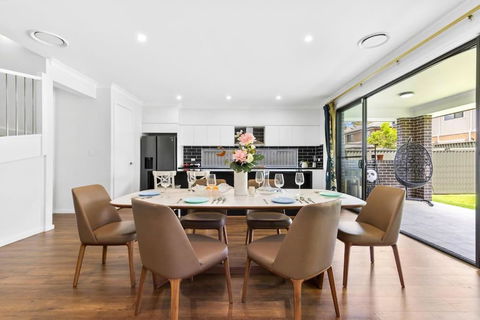 Rouse Hill Fancy 5bedrooms House - Accommodation Port Macquarie 0