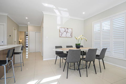 Rousehill Sweet Spacious 4BR Quiet House - Accommodation Port Macquarie 1