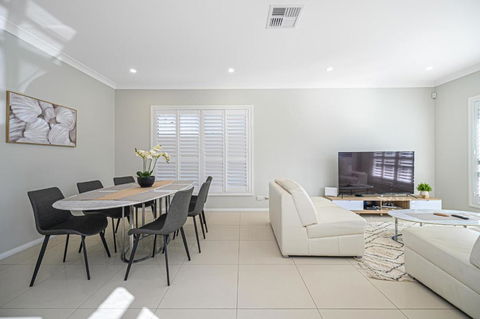 Rousehill Sweet Spacious 4BR Quiet House - Accommodation Port Macquarie 2