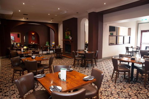 Royal Hotel Singleton - Accommodation Port Macquarie 2