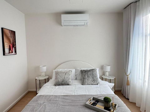 Royalty Living - Accommodation Port Macquarie 0