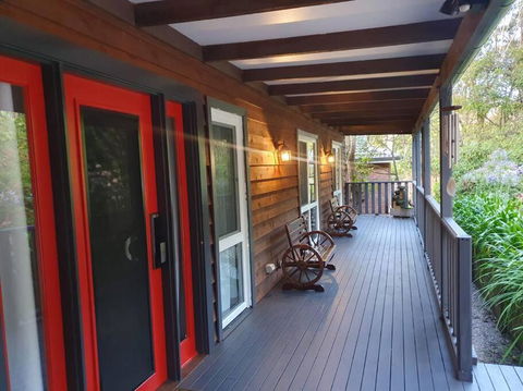 Rustic Queen Of Leura - Accommodation Port Macquarie 3