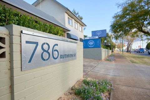 Ruthven Street Motor Inn - Accommodation Port Macquarie 0