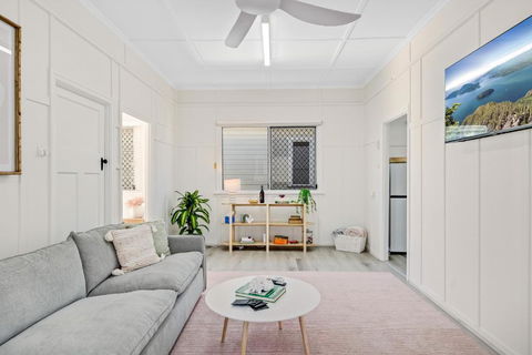 Sage Cottage! CBD Perfection! - Accommodation Port Macquarie 0