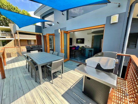 Sails To Sea - 4 Bedroom Pet Friendly Private Pool - Accommodation Port Macquarie 1