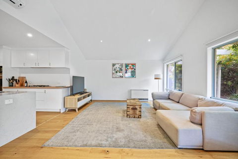 Salt Air Hideaway With Lush Backyard - Accommodation Port Macquarie 3