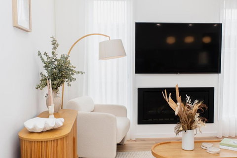 Saltwater Lux, 4 Bdrm, 3 Bath, Golf, Weddings, Beaches, Adventure Park - Accommodation Port Macquarie 1