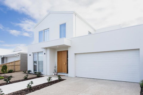 Saltwater Lux, 4 Bdrm, 3 Bath, Golf, Weddings, Beaches, Adventure Park - Accommodation Port Macquarie 0