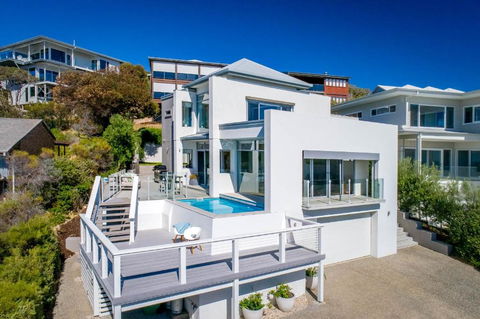 Salty Kiss I Private Properties - Accommodation Port Macquarie 1