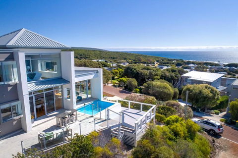 Salty Kiss I Private Properties - Accommodation Port Macquarie 0