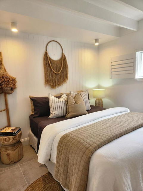 SALTY PALMS -Seaside Studio Apartment - Accommodation Port Macquarie 1