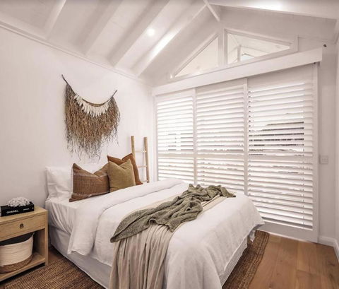 SALTY PALMS On HENLEY -THREE - Accommodation Port Macquarie 0