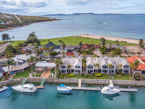 Salty Views - Accommodation Port Macquarie 1