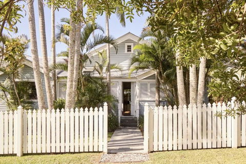 Sanctuary Spaces - Kia Ora Byron - Accommodation Port Macquarie 1