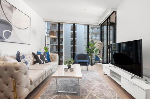 Rooftop Pool Stunning Apt At Marvel Stadium With Free Parking - Accommodation Port Macquarie 1