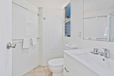 Sandown - Hosted By Burleigh Letting - Accommodation Port Macquarie 2